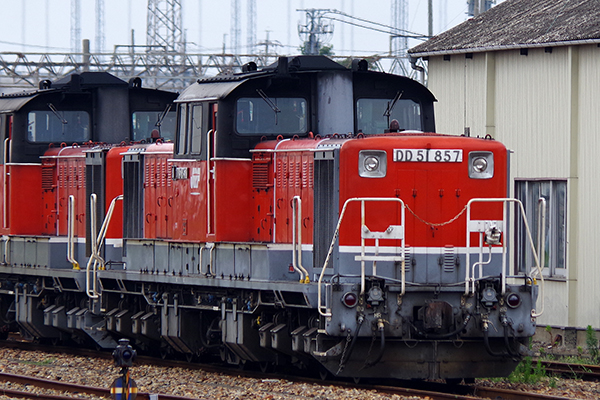 DD51-857