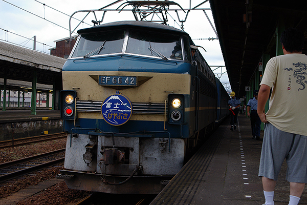 EF66-42 下関駅