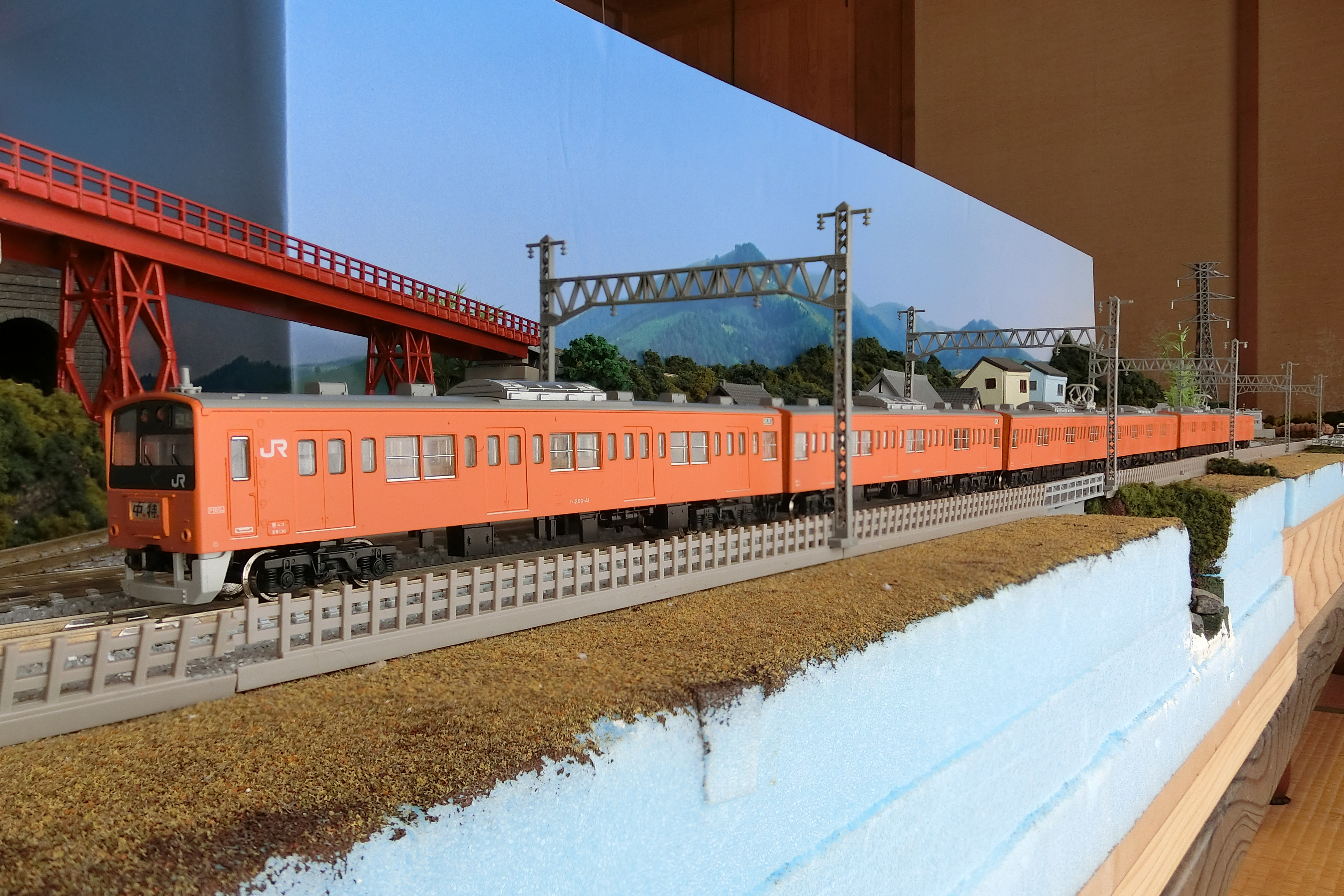 KATO 10-370 201系 直流通勤形電車 (中央線色) 6両基本セット 入線: N 